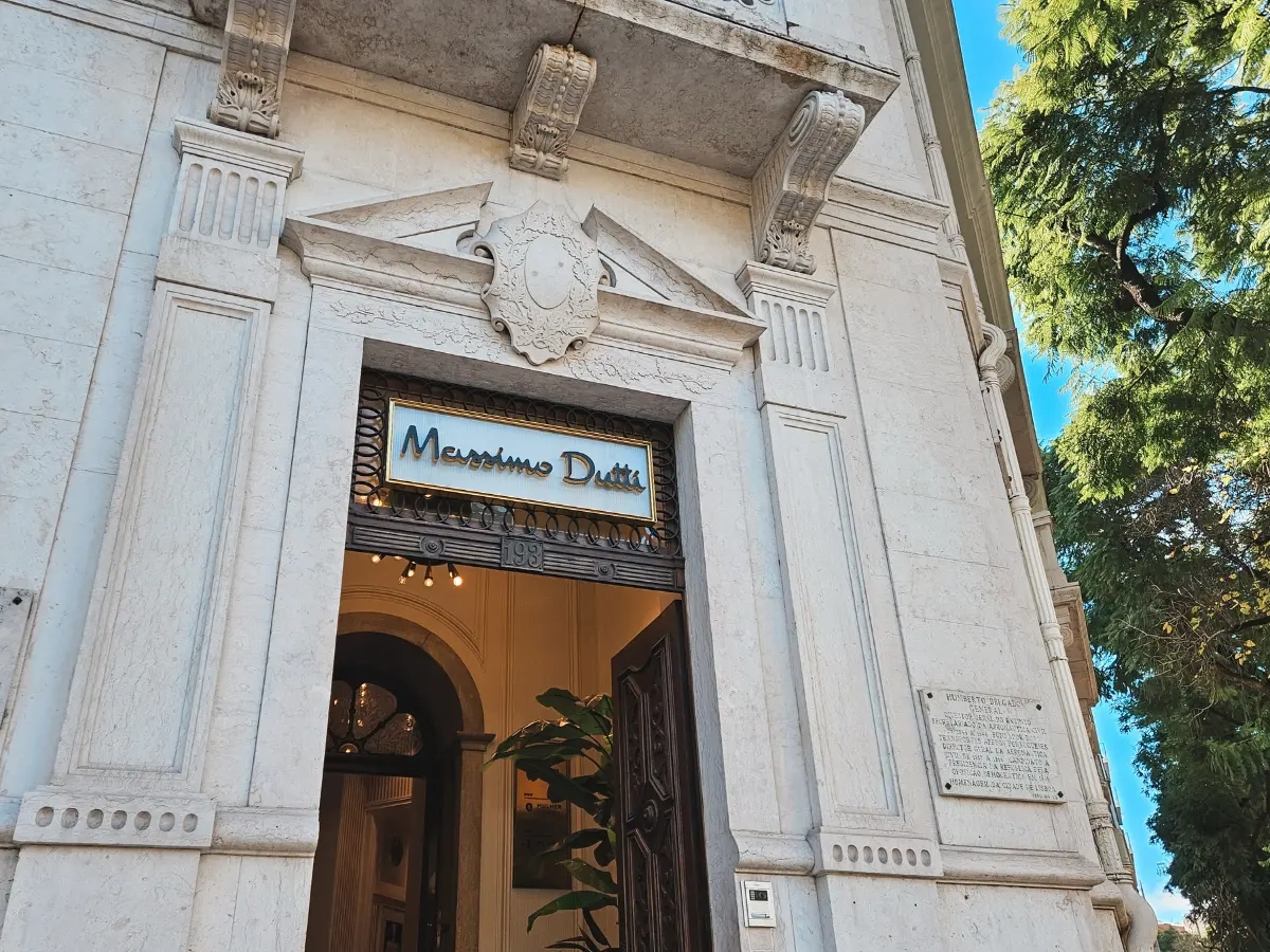 One of the most beautiful Massimo Dutti flagship stores is located in Lisbon